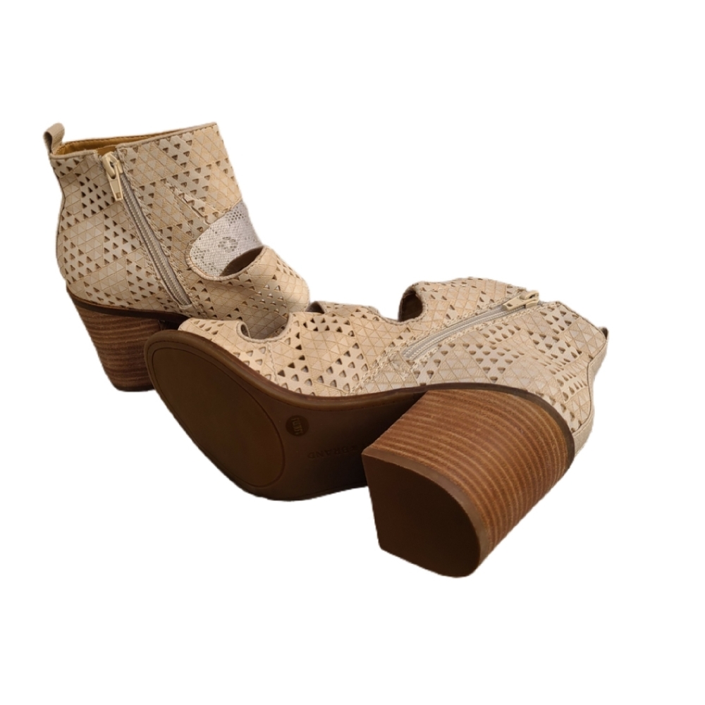 LUCKY BRAND KABOTT PERFORATED BLOCK ANKLE HEELS - Picture 7 of 8